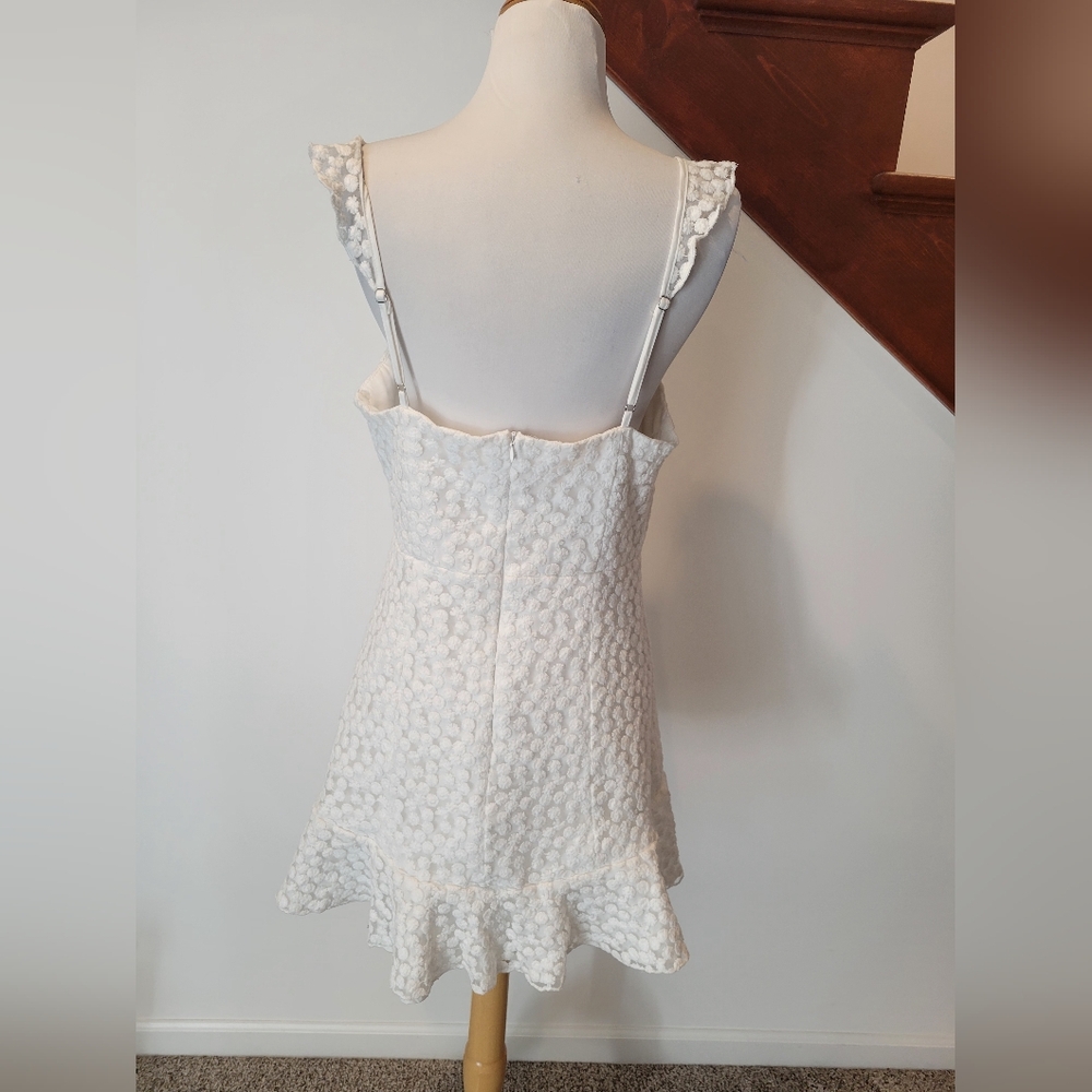 Selfie Leslie White Mini Dress Size  S  Lace Ruffle - Picture 6 of 7